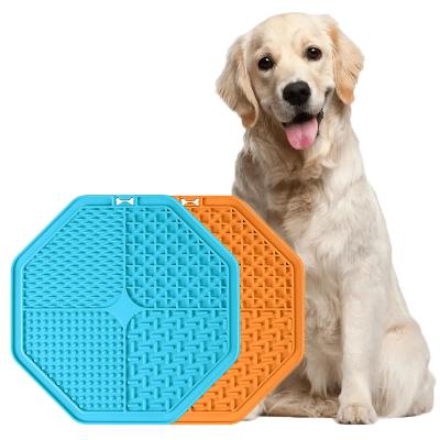 China Amazon Interactive Hot Selling Sustainable Hot Selling TPR Food Grade Eat Slow Feeder Protection Pet Feeding Licking Mat Dog Lick Pad Mat With Suction Cups for sale