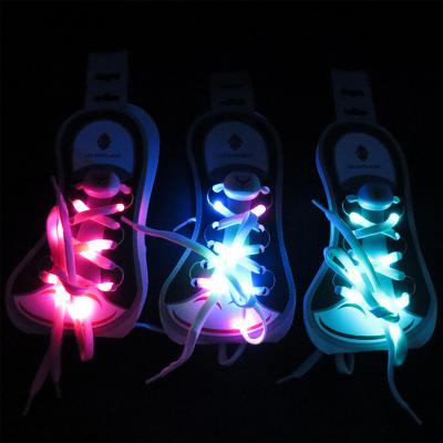 China Flat Surface Sale Led Flashing Laces For Night Walking for sale