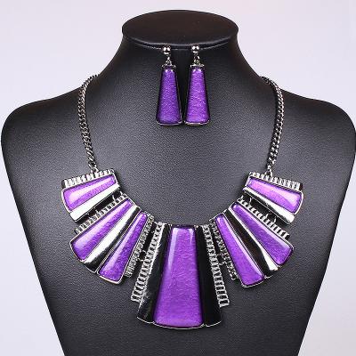 China Keystone Colorful necklaces Bar Necklace Plating gun black color resin upscale classic suit wholesale MD1412 for sale