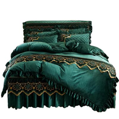 China Viable Amazon Plush Velvet Duvet Cover Set Fitted Sheet Pillowcase 4PC Queen Bed Skirt Wholesale Bedding Set for sale