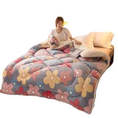 China Nondisposable home amazon fleece king size heavy atchwork bedding set quilt soft lamb velvet winter comgforter for sale