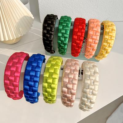 China Hot-selling European and American style new European and American hair bands, pure color cloth, hand-woven hair accessories, headbands, Korean version, off for sale