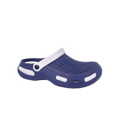 China Outdoor Double Color Waterproof EVA Garden Men Sandals Beach Clogs Cheap Clogs for sale