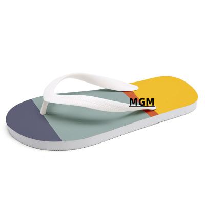 China Damping Outdoor Male Thong Slippers Men Slip-Resistant Summer Tricolor Flip Flops Factory Supply for sale