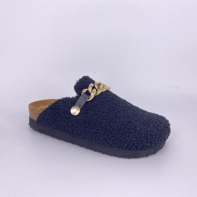 China 2021 Handcraft Lady Luxury Anti-Smell Crystal Flip Flops Slippers With Unique Super TPR And Anti-slip Gems V Chain Soft EVA Outsole for sale