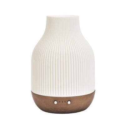 China SOICARE Hotel Ceramic Wooden Cool Mist Aromatherapy Essential Oil Warm Lightweight Ultrasonic Diffuser for sale