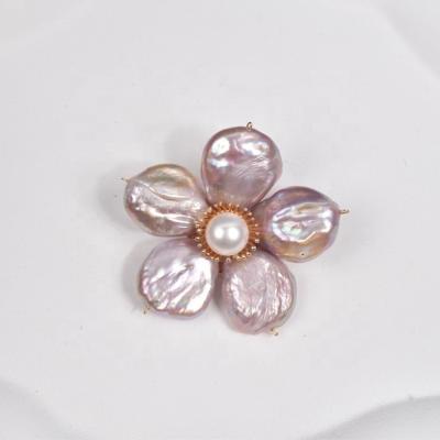 China Jewelry Making zhiteng Baroque Natural Freshwater Pearl Petal Brooch Fashion Bodice Coat Dangle Pin Women Dress Accessories for sale