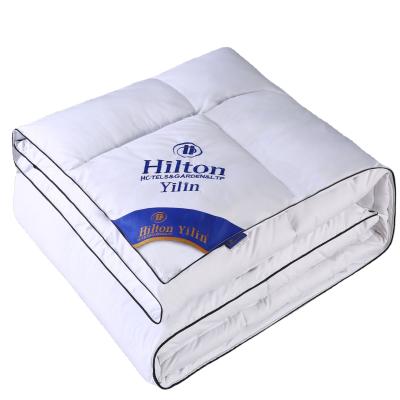 China Comfortable DoubleTree by Hilton Factory Wholesale Luxury Comforter Goose Fill Queen King Size Velvet Duvets Insert Goose Down Comforter for sale