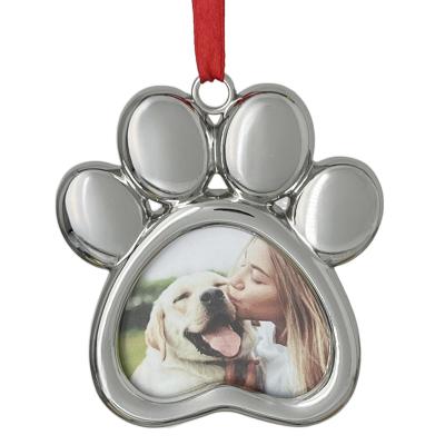 China Christmas Day Decoratiom Personalized Dog Paw Print Christmas Ornament, Custonalised Import Metal Silver Family Personalized Custom Christmas Ornaments for sale