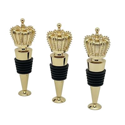 China Custom Viable Red Gold Crown Wine Stopper, Wholesale Gold Personalized Funny Custom Metal Silicone Vacuum Christmas Wine Stopper for sale