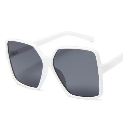 China Newest 2021 Fashion Square Sunglasses New Fashion Big Frame PC Frame Sunglasses for sale