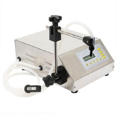 Cina New High accuracy 3-3000 ml digital control juice/perfume/oil filling machine in vendita