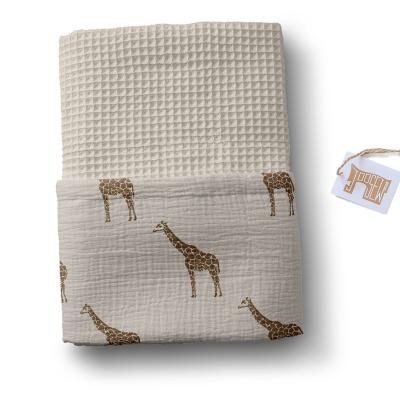 China Super Soft Small Business Support Custom Giraffe Printed Super Soft Double Gauze Cotton Muslin Waffle Baby Wrap Receiving Blanket for sale