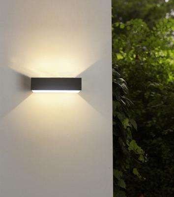 China Modern Decorative ABS Rectangle ip65 Lamp Lamp Outdoor/Indoor Waterproof Black Plastic PC 220 Volt Outdoor Wall Light Suitable Home for sale