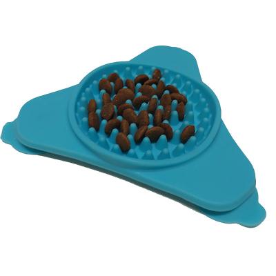 China Wall Mounted Slow Food Sustainable Slow Feeding Bathing Training Tool Collapsible Bowl Silicone Dog Lick Mat With Sucker Chuck for sale