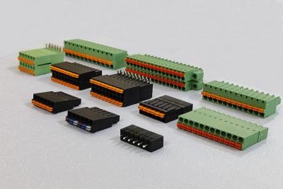 China 250 V 10 A aansluitbare Pcb-terminalblokken voor speciale bedradingsbehoeften Te koop