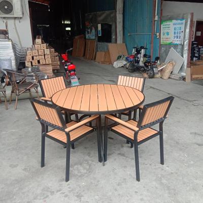 China Modern Modern Rattan Patio Aluminum Tables And Chairs Sets Outdoor Garden Furniture for sale