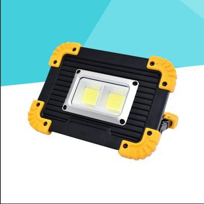 China Yard 60000lm 20W Outdoor Portable COB LED Work Light Rechargeable Spotlight Flashlight Torch for sale