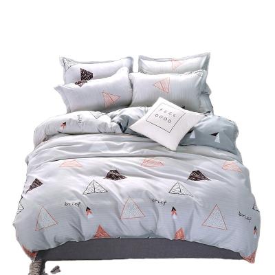 China Modest Polyester Fiber Triangle Patterns Anti-static Skin Friendly Comforter Bedding Kit Material for sale