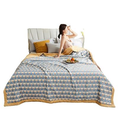 China Hot Selling Love Flat Tile Pattern Home Quilting Pretty Heart Shaped Summer Cooling Silk Bedding for sale