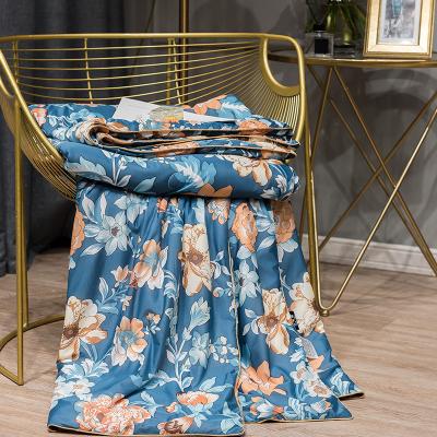 China Home Fast Delivery Beautiful Flower Design Polyester Fiber Comfort Summer Blooming Elegant Comforter for sale