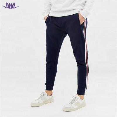 China 2021 Anti-Wrinkle Logo Design Polyester New Customized Loose Street Wear Fitness Track Pants Men Sweatpants Track Pants for sale