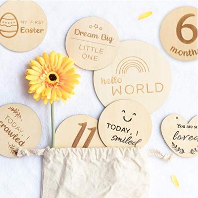 China China 14 Double Sided Wooden Baby and Pregnancy Announcement Hand-Crafted Circles Baby Milestone Cards and Monthly Baby Shower Gifts for sale