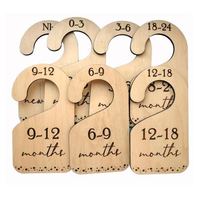 China Europe Hot Selling Customize Natural Cut Set of 7 Nursery Closet Baby Wood Wardrobe Dividers Baby Clothes Dividers for sale