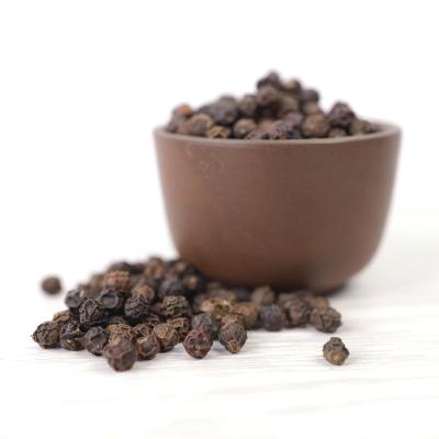 China Dry black pepper - whole black peppercorns for sale