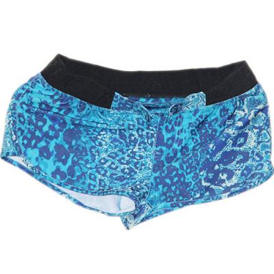 Chine Shorts courants fendus de forme physique de gymnase, sports faits sur commande de couleur courant des shorts à vendre