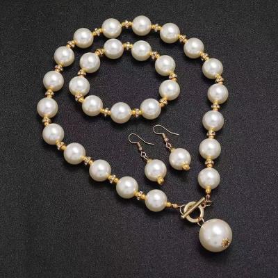 China FASHIONABLE Luxury Pearl Necklace Gold Plated Strand Statement 14k Gold Filled South Sea Shell Irregular Pearl Necklace Oyster Globe Aka for sale