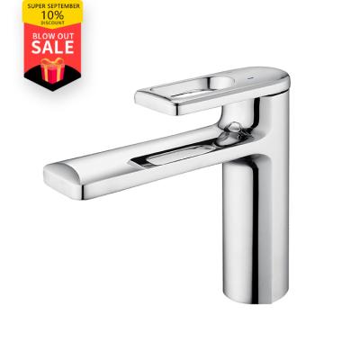 China Chrome Faucets Single Hole Metered Brass Basin Faucet Body Hot And Cold Water Vanity Basin Mixer Bathroom Faucet for sale