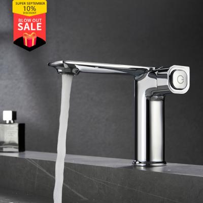 China New Design Metered Faucets 2021 Deck Mounted Single Handle Brass Basin Faucet For Bathroom for sale