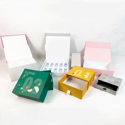 China Recyclable Custom Luxury Cardboard Velvet Jewelry Wrapping Paper Box Packaging Rigid Folding Magnetic Paper Gift Box for sale