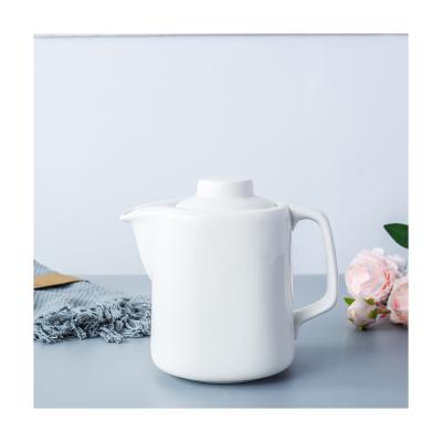 China 2021 Viable New Ceramic Coffee Pot With Different Capacity Can Be Customized Logo White Porcelain Set White Teapot With Lid for sale