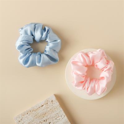 China Schrunchies Soft Bulk Raw White Silk Scrunchies 16-19mm3.5cm European and American Women's Real Hair 100% Scrunchy Style Scruncies for sale