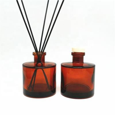 China 200Ml Amber Cylinder Aromatherapy Bottle Fire-Free Rattan Aromatherapy Diffuser Glass Pharmaceutical Bottle for sale