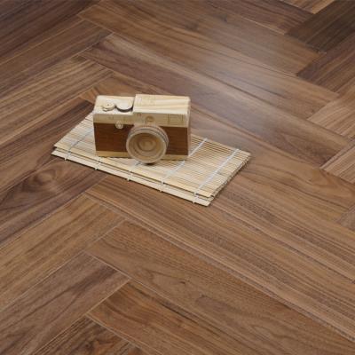 China Modern Wood Brushed Handscraped Smoked Antique Parquet Lacquered Engineered Flooring for sale