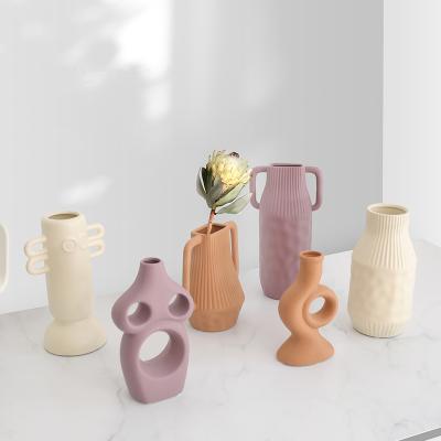 China Europe Morandi vase living room flower pot simple ceramic vases Nordic home decor ceramic decoration for sale