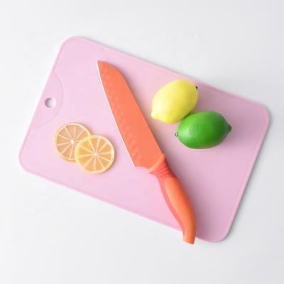 China Sustainable Pink Plastic Bread Cutting Board Lightweight Kitchen for sale