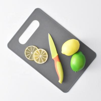 China Sustainable Safe Colored PP Mini Cutting Board For Kids for sale