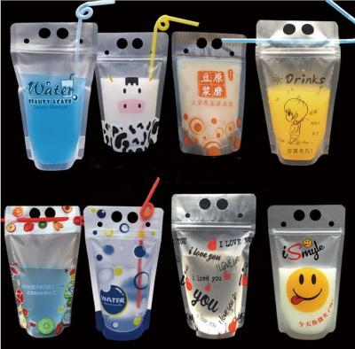 China 8oz 16oz 24oz 1000ml Disposable Handheld Zipper Pouch Plastic Standup Zipper Drink Pouch Bags Boba Tea Juice Drink Pouches With Straws for sale