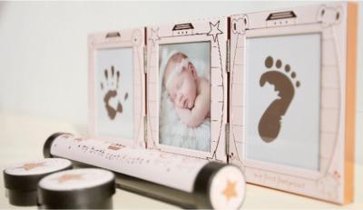 China Newborn Baby Handprint and Footprint Photo Frame Kit with an Baby-safe Ink Pad baby birth certificate keepsake for sale