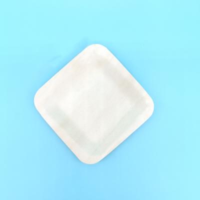 China Eco Friendly Wholesale Disposable 5.5 Inch Pine Wood Place Plate for sale