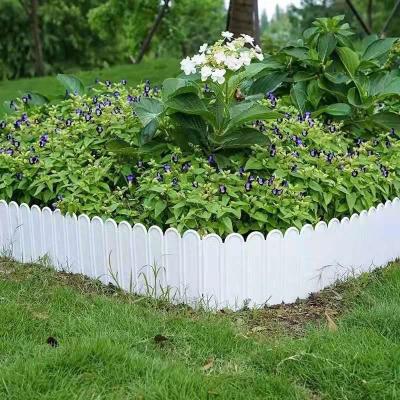 China UV Plastic Barrier DIY Partition of Contemporary Wooden Garden Lawn Fence Decoration for Yard Garden Decor for sale