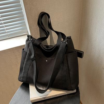 China Motion Detection 2023 Autumn New Shopping Bag Large Capacity Shoulder Bag College Student Class Commuting Fashion Messenger Bag Wholesale for sale