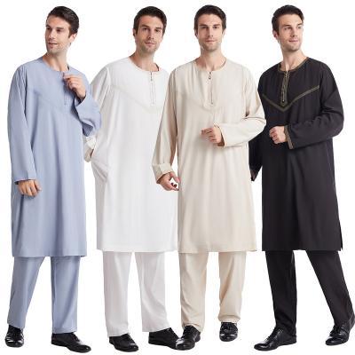 China Polyester 2023 Muslim Robe Arab Men Thobe Islamic Clothing Middle East Embroidered Robe Set for sale