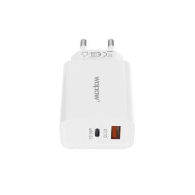 China WOPOW WD01 new style smart mobile phone usb powerbank high fast charging charger for sale