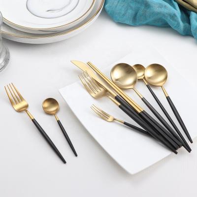 China Viable Black Gold Silverware Gift Set Shiny Gold Head Titanium Plating Modern Stainless Steel Flatware Set Flatware Set for sale