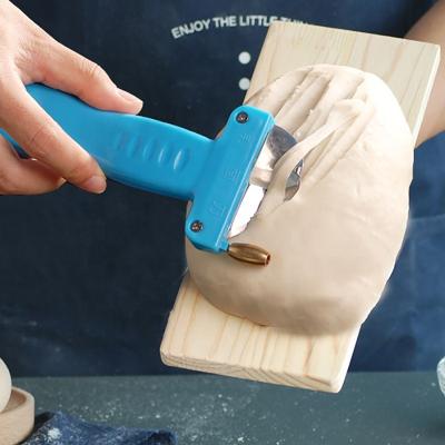 China Durable ABS Plastic Handle Silicone Stainless Steel Pastry Cutters Dough Cutter for sale